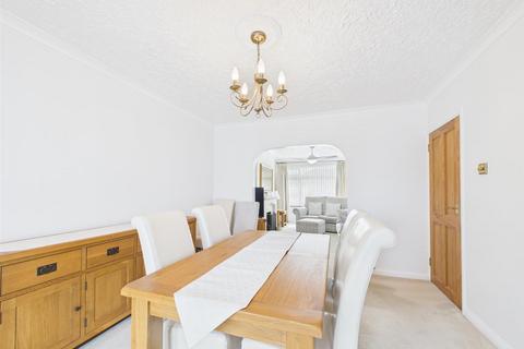 2 bedroom semi-detached bungalow for sale, Kendal Close, Aylesbury HP21