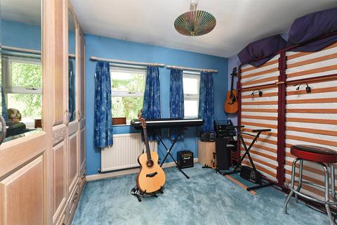 4 bedroom detached house for sale, Oldwood Chase, Hampshire GU14
