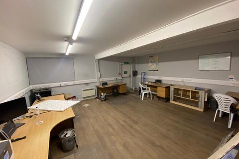 Warehouse to rent, Motley Ml Weyhill SP11 0PP