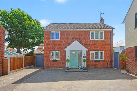 4 bedroom detached house for sale, Sheridan Close, Rayleigh SS6