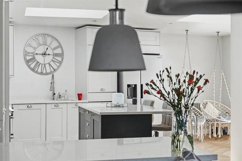 4 bedroom detached house for sale, Sheridan Close, Rayleigh SS6