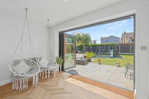 4 bedroom detached house for sale, Sheridan Close, Rayleigh SS6