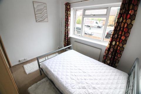 undefined, Sutton Lane, Hounslow