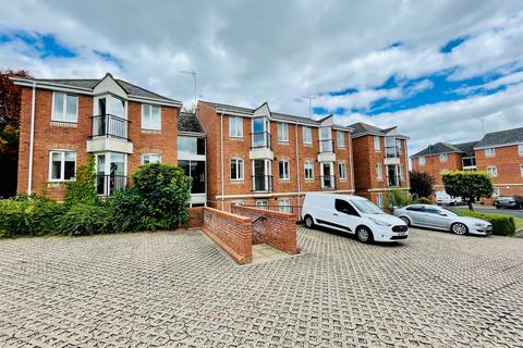 2 bed flat/apartment for rent in Burbury Court, Warwick, CV34