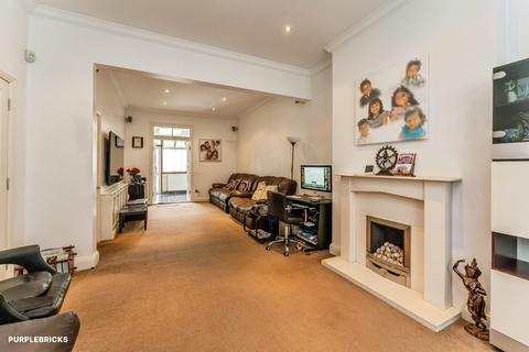 4 bedroom terraced house for sale, Shrewsbury Road, London, N11