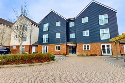 2 bed flat/apartment for rent in Ryeland Way, Kingsnorth, Ashford