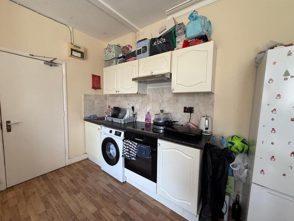 Apartment in London - View 5