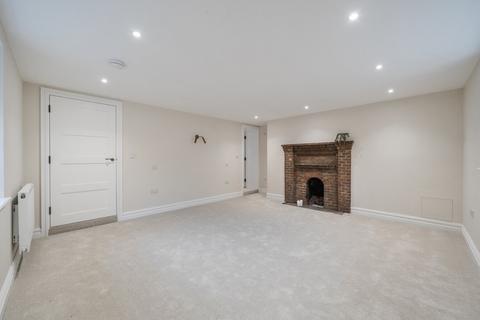 2 bedroom flat for sale, Upper High Street, Winchester, Hampshire, SO23
