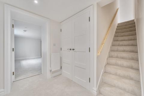 2 bedroom flat for sale, Upper High Street, Winchester, Hampshire, SO23
