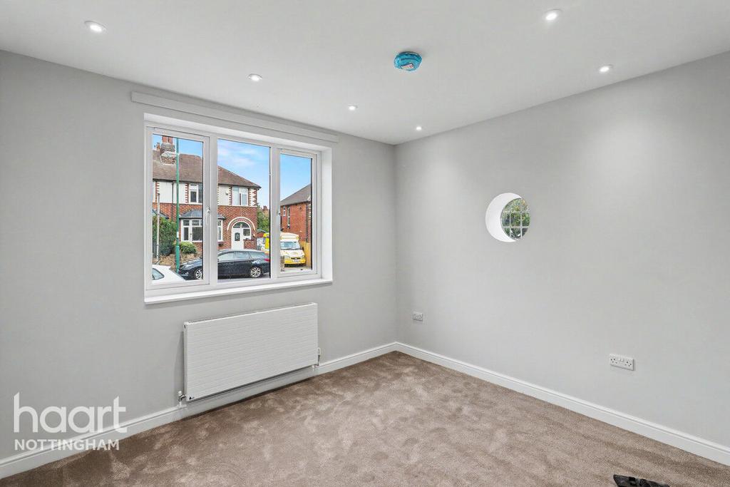 House in Nottingham, Radford - More