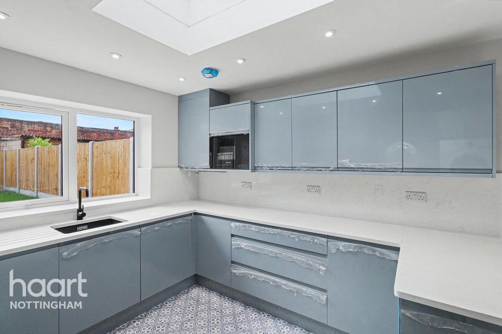 House in Nottingham, Radford - View 2