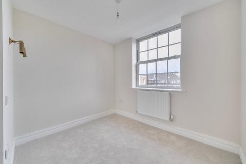 2 bedroom flat for sale, Upper High Street, Winchester, Hampshire, SO23