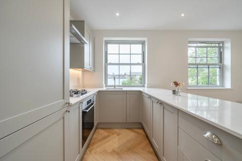 2 bedroom flat for sale, Upper High Street, Winchester, Hampshire, SO23