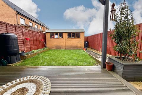4 bedroom semi-detached house to rent, New Dawn Place, Swindon, SN1 2FB
