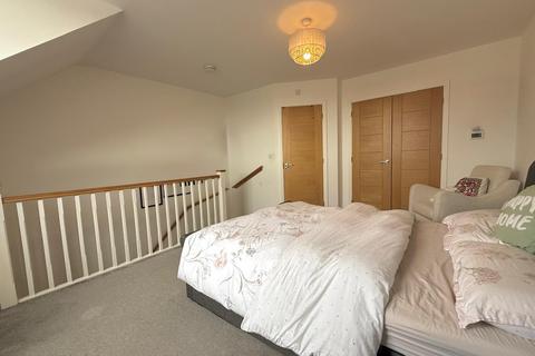 4 bedroom semi-detached house to rent, New Dawn Place, Swindon, SN1 2FB