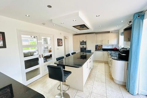 4 bedroom detached house for sale, Springfield Avenue, Lymm, WA13