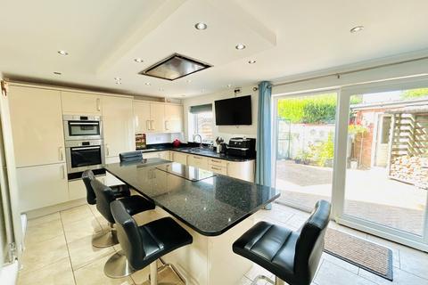 4 bedroom detached house for sale, Springfield Avenue, Lymm, WA13