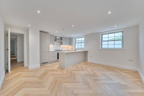2 bedroom flat for sale, Upper High Street, Winchester, Hampshire, SO23