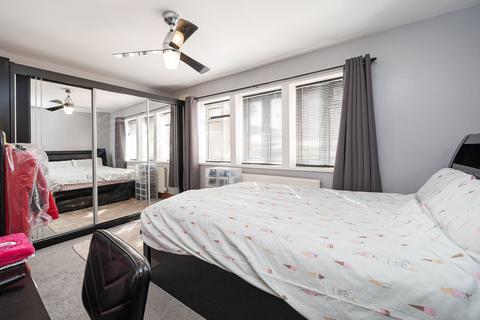 4 bedroom semi-detached house for sale, Ive Farm Close, E10, Leyton, London, E10