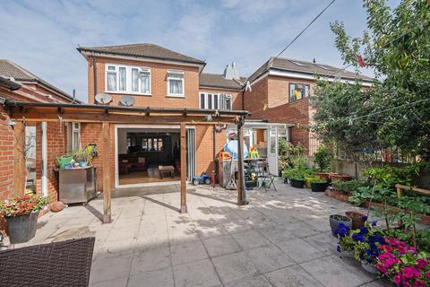 4 bedroom semi-detached house for sale, Ive Farm Close, E10, Leyton, London, E10