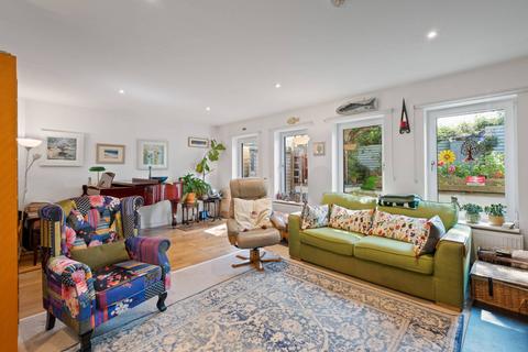 5 bedroom semi-detached house for sale, 52 Ravenscroft Gardens, Edinburgh, EH17 8RP