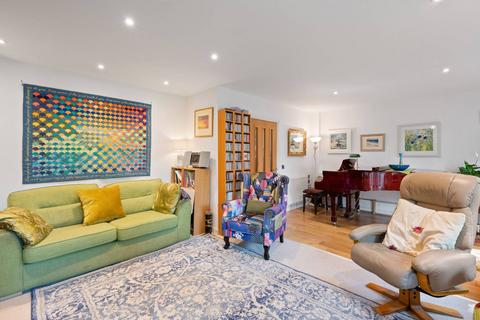 5 bedroom semi-detached house for sale, 52 Ravenscroft Gardens, Edinburgh, EH17 8RP