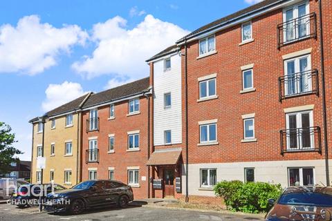 2 bedroom flat for sale, Glandford Way, Romford