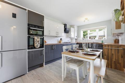 4 bedroom detached bungalow for sale, Ashingdon Road, Rochford, SS4