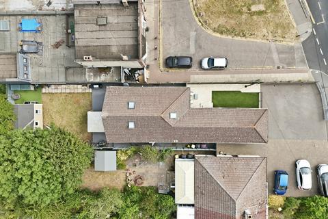 4 bedroom detached bungalow for sale, Ashingdon Road, Rochford, SS4