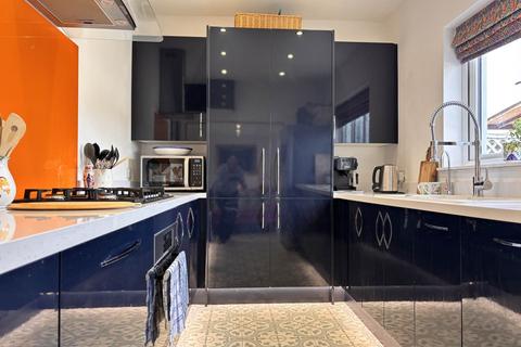 3 bedroom semi-detached house for sale, Pipers Piece, Marlborough, SN8 1DJ