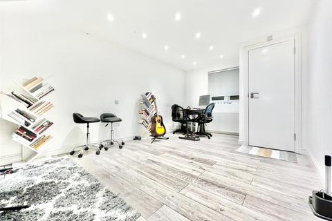 4 bedroom terraced house for sale, Higham Hill Road, London E17
