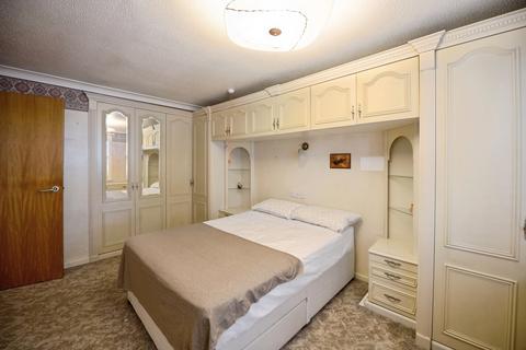 1 bedroom apartment for sale, Cromwell Lodge, Barking IG11