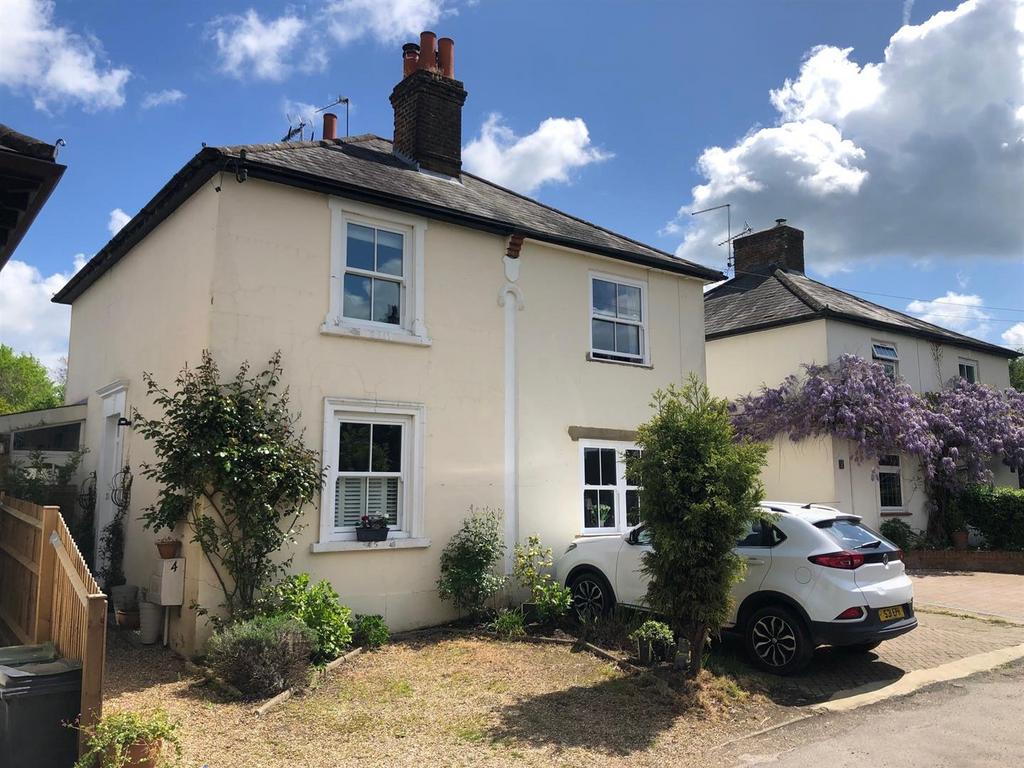 Detached house exterior, driveway