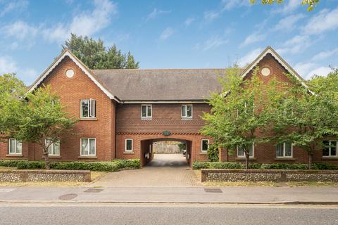 1 bedroom flat for sale, Church Street, Alton, Hampshire