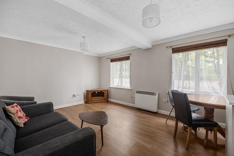 1 bedroom flat for sale, Church Street, Alton, Hampshire