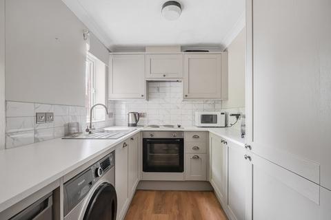 1 bedroom flat for sale, Church Street, Alton, Hampshire