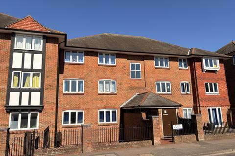 1 bedroom flat to rent, Benson House, Canterbury