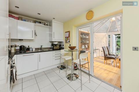 4 bedroom townhouse for sale, Imperial Court, Cheshire CW5