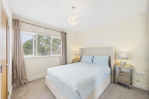 2 bedroom flat to rent, Danish Court, 3-5 St. Peters Road, Maidenhead, Berkshire, SL6
