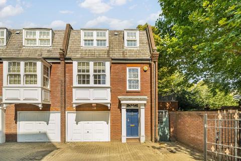 Goldcrest Mews, London W5