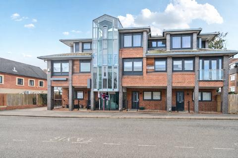2 bed flat/apartment for rent in Branksomewood Road, Hampshire GU51