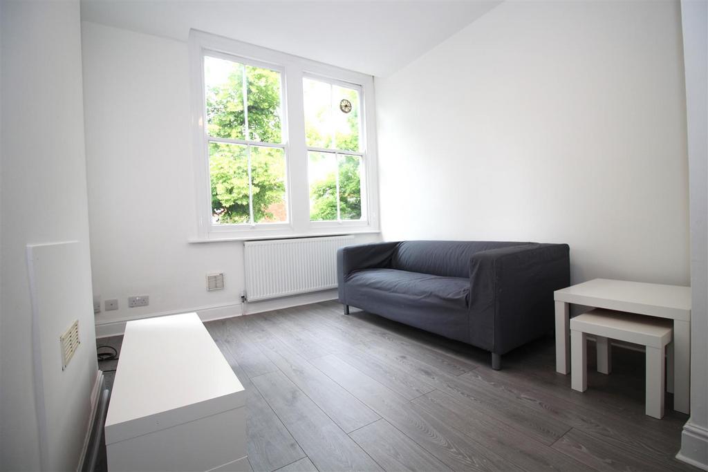 Apartment in Leicester, Stoneygate - View 2