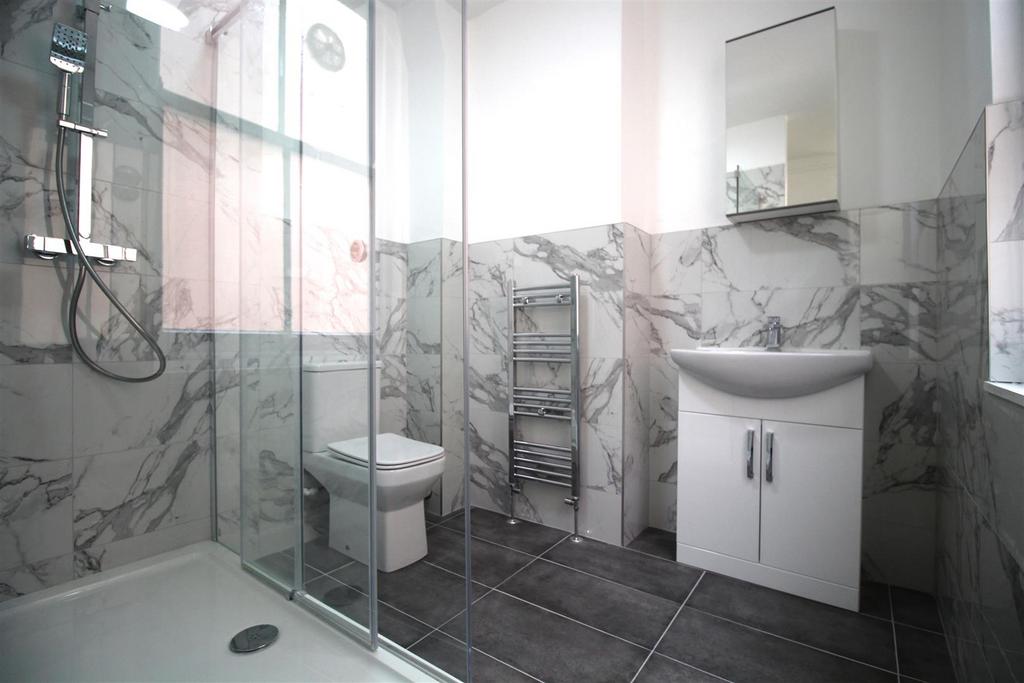 Apartment in Leicester, Stoneygate - View 4