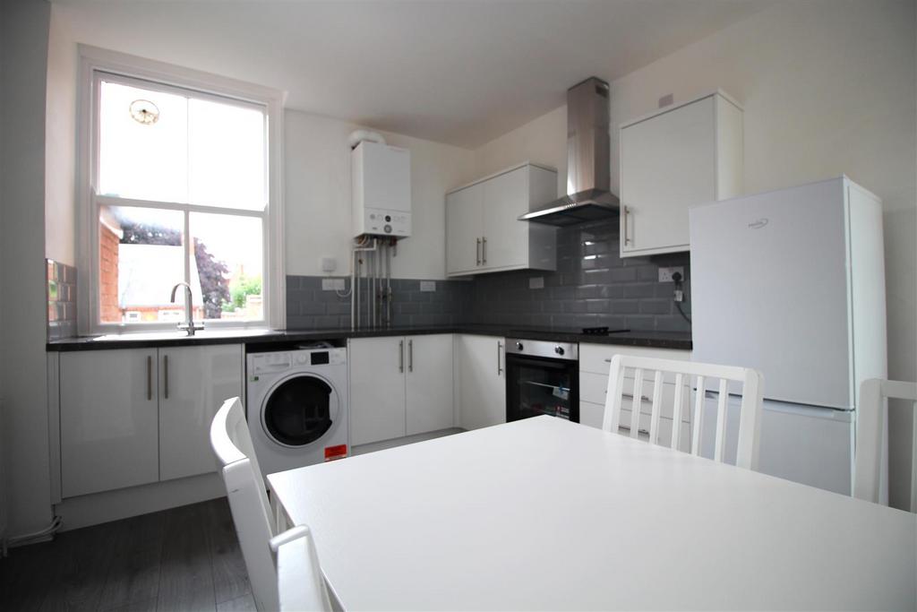 Apartment in Leicester, Stoneygate - View 5