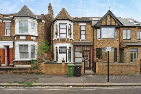 6 bedroom semi-detached house to rent, Chesterfield Road, E10