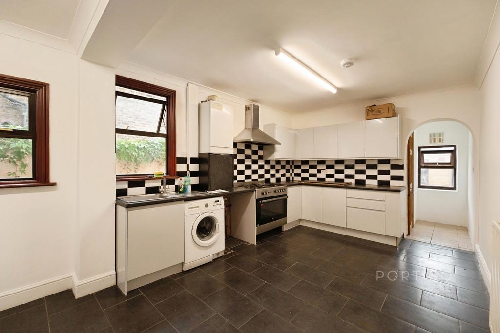 House in Chesterfield Road - View 2