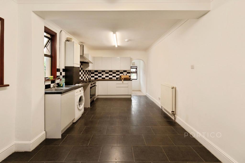 House in Chesterfield Road - View 3