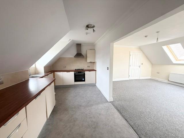 Apartment in Christchurch, Southbourne, Bournemouth - View 2