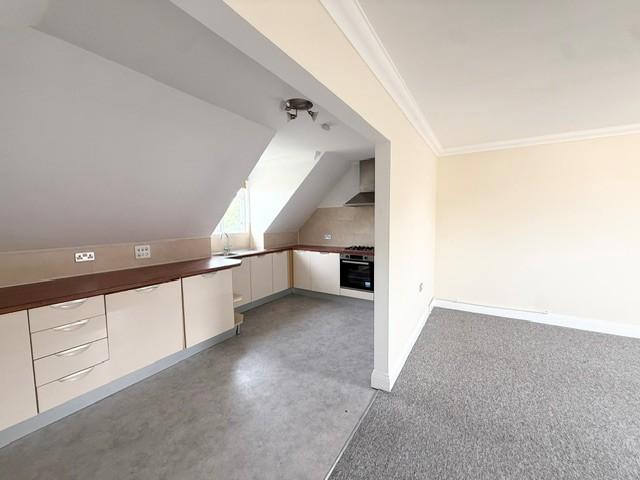 Apartment in Christchurch, Southbourne, Bournemouth - View 4