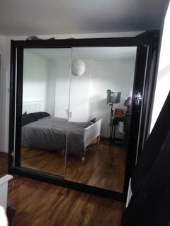 1 bedroom in a house share to rent, Darnley Road